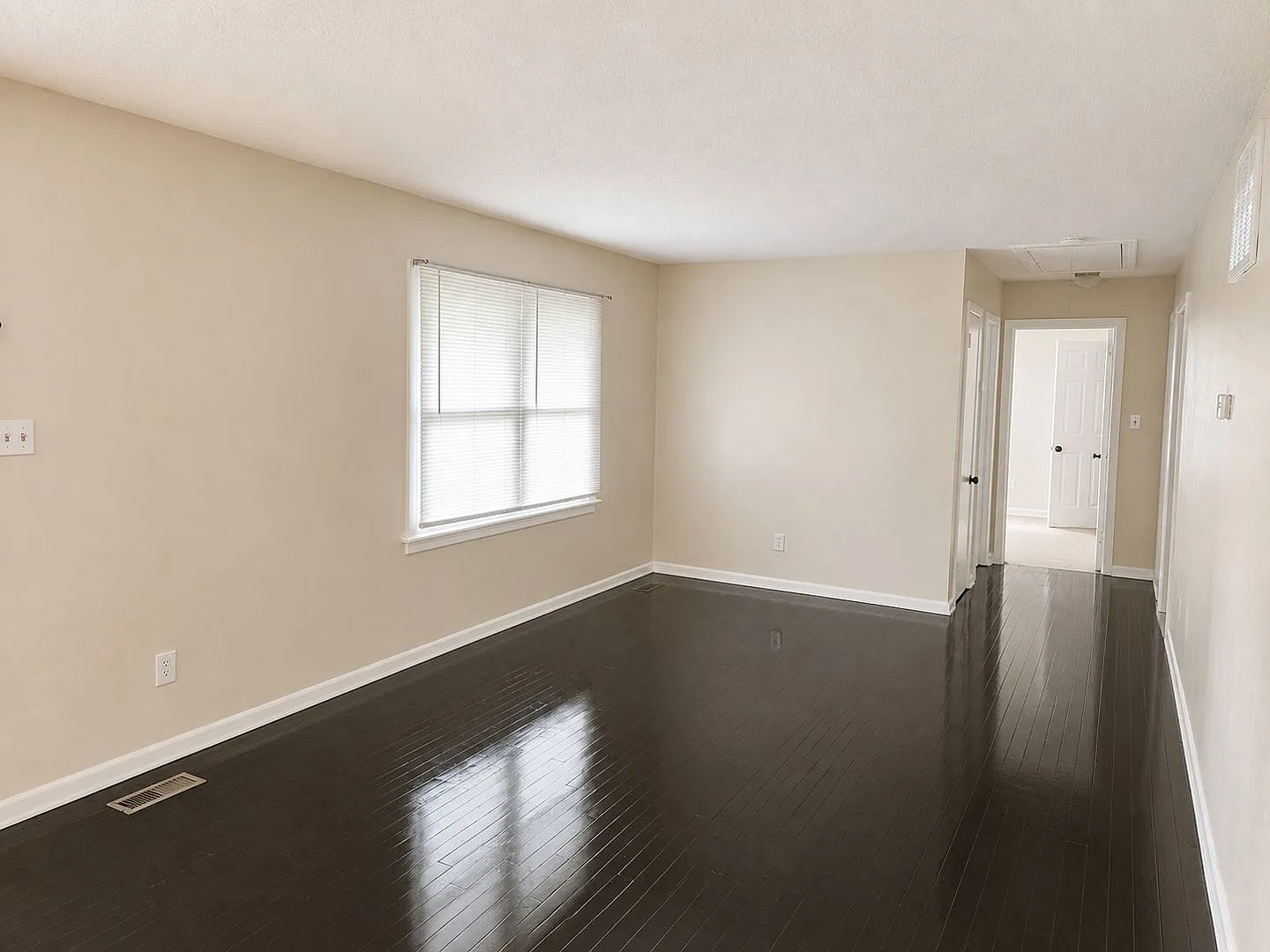 3 bedroom/ 1 bathroom- Greenwood Farms — Photo 4