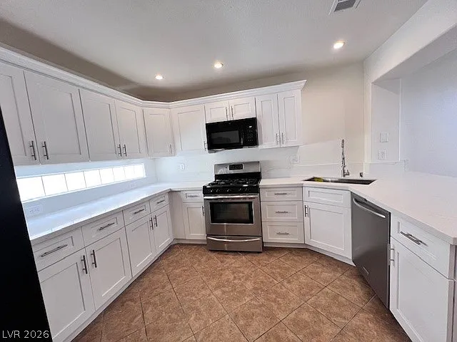 3 bed, 2.5 bath, 1634 sqft, $1,975 — Photo 3