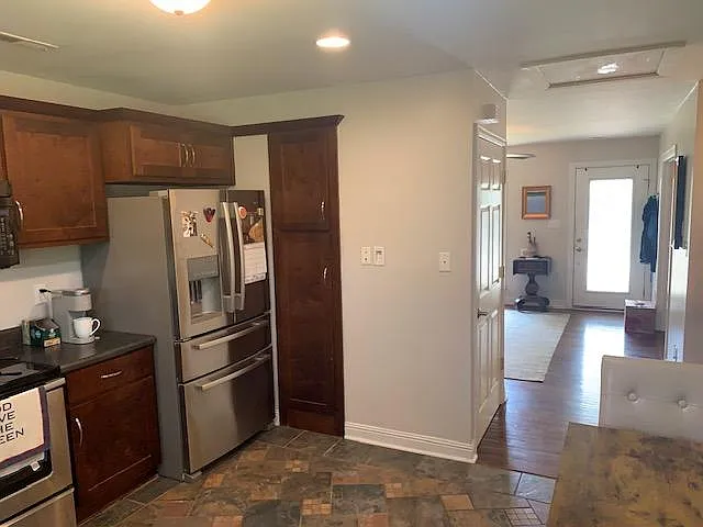 1413 McCullough Ave NE — Photo 5