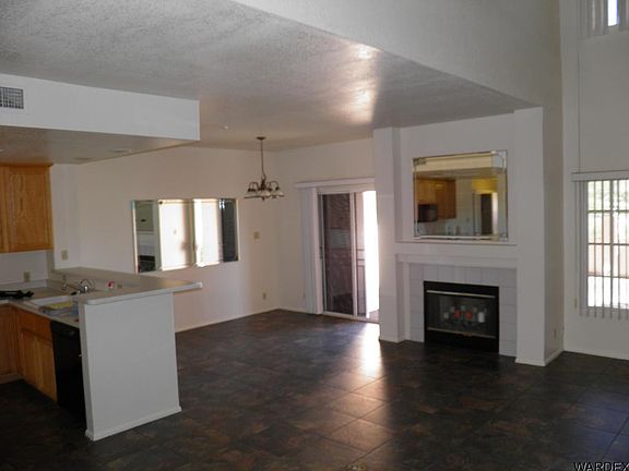 5th image of 1650 Smoketree Ave S Unit 122