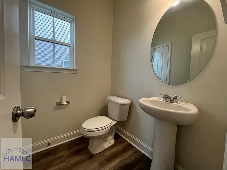 100 Centennial Ct — Photo 7