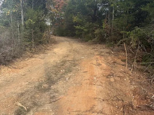 2207 River Rd, Clarksville, TN 37040