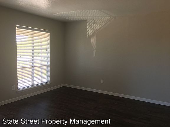 4th image of 5607 Sunshine Dr APT 220