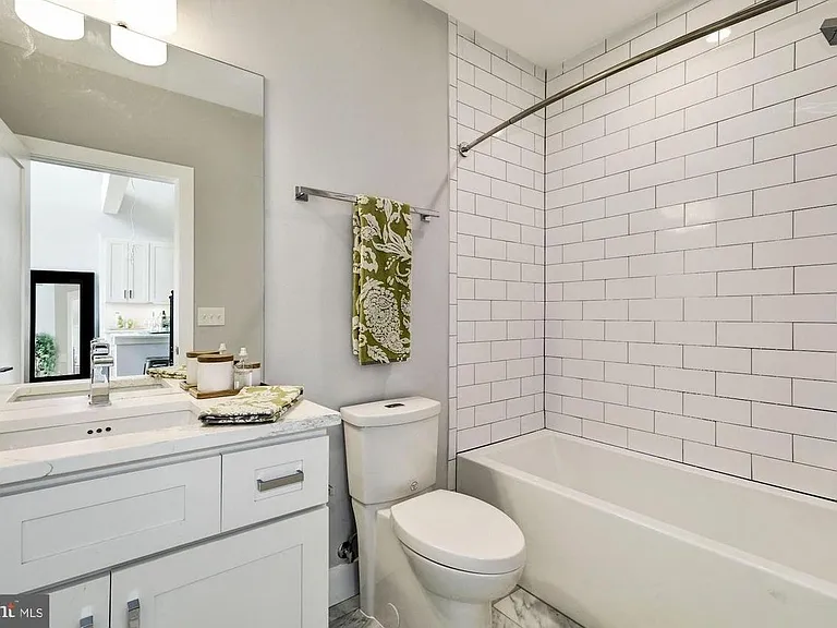 1512 K St SE #6 — Photo 8