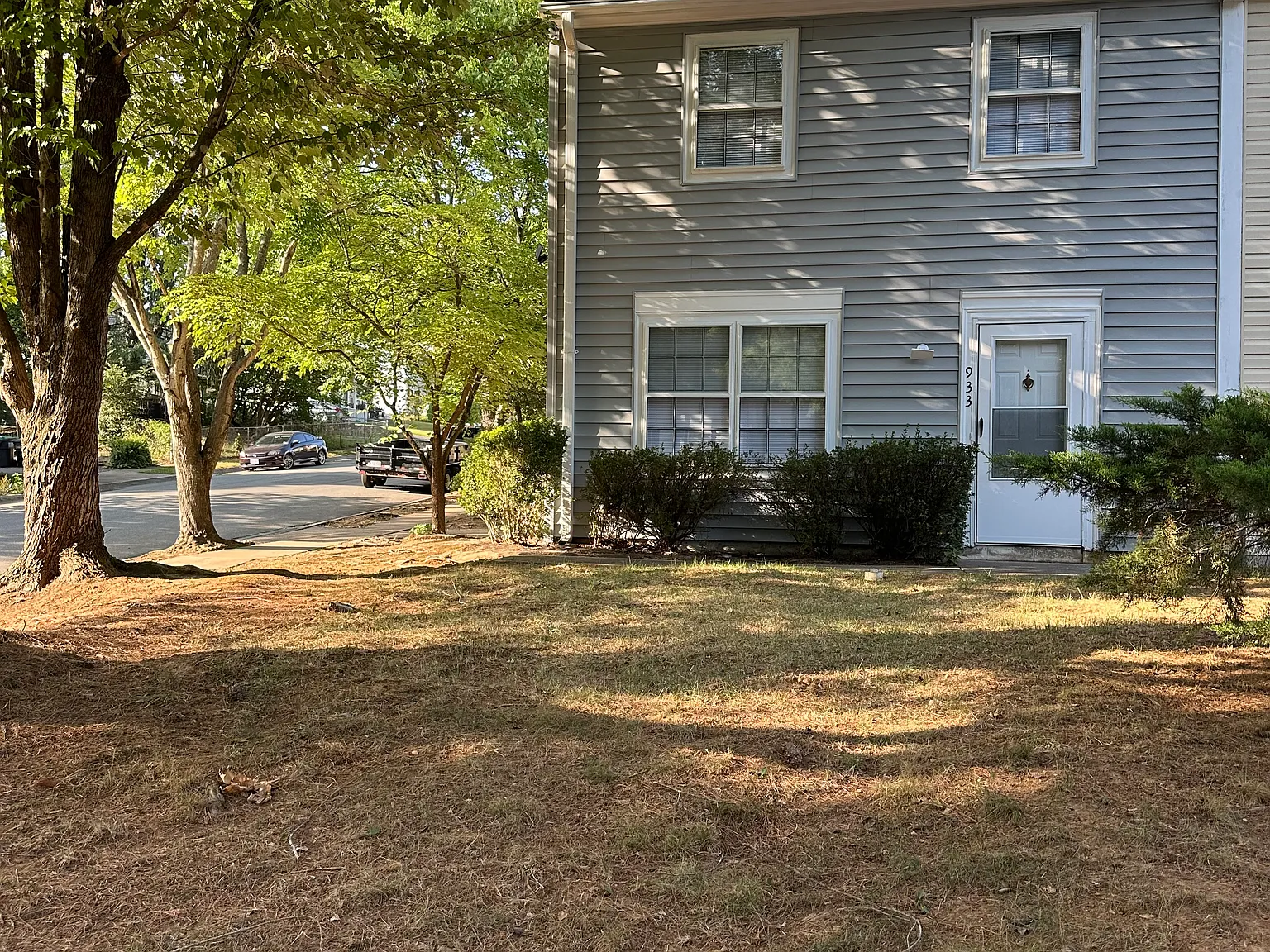 3 bed, 1.5 bath, 1232 sqft, $2,295 — Photo 3
