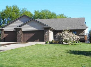 27306 Meadow Ridge Rd, Harrisburg, SD 57032