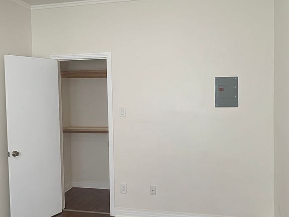 4th image of 4137 1/4 Monroe St #10329771