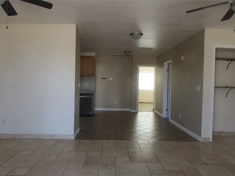 548 Ramar Rd — Photo 2
