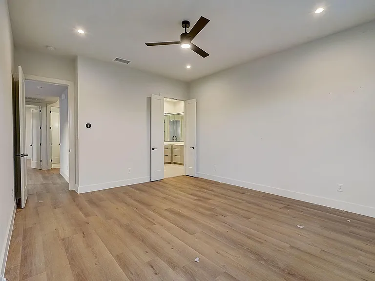 1719 Homeland St — Photo 8