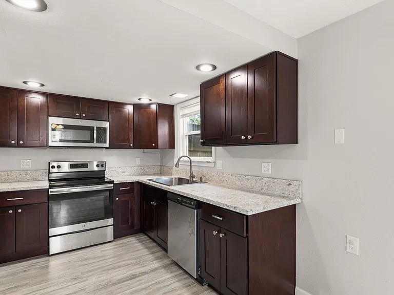 11705-11795 SE Market St — Photo 11