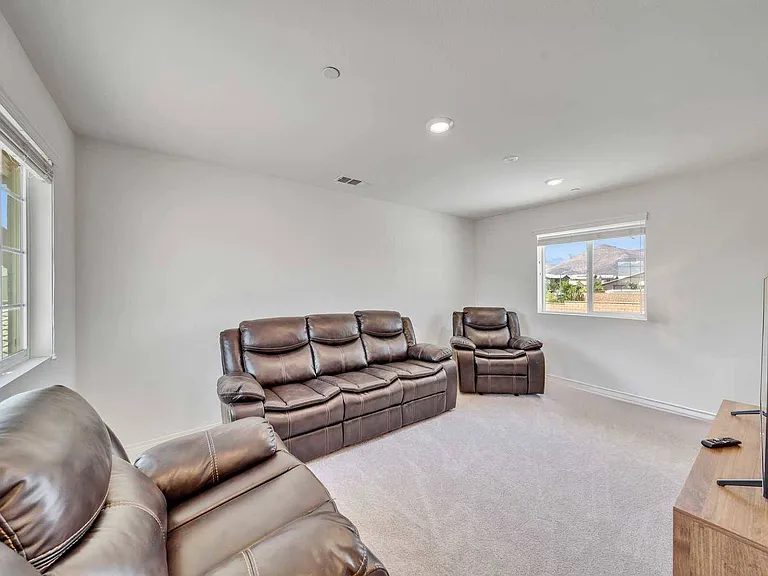 6599 Bryce Canyon Ct — Photo 24