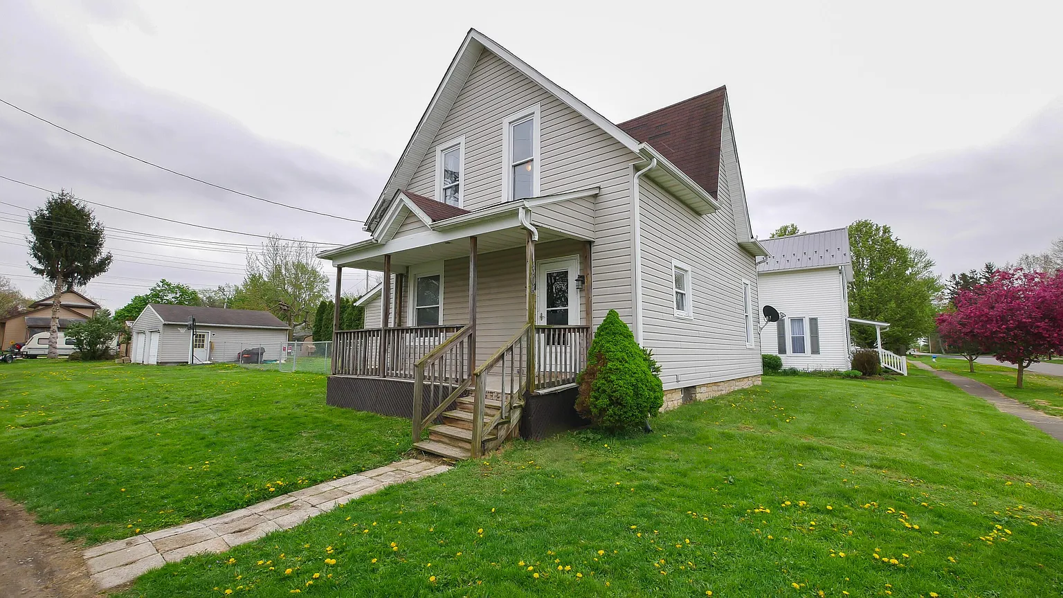 304 S Main St photo 1