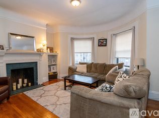 48 Babcock St #5R, Brookline, MA 02446