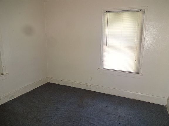5th image of 2319 Mulberry St