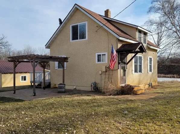 114 5th Ave SE, New London, MN 56273