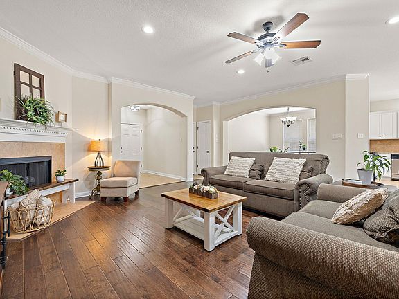 5th image of 19501 Sangremon Way