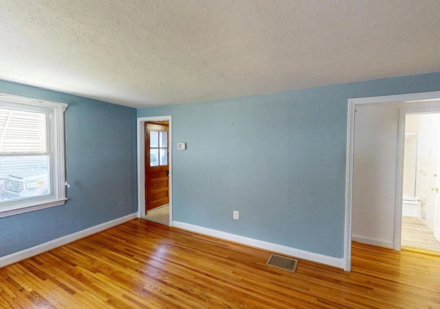 SFH In North Linthicum — Photo 4
