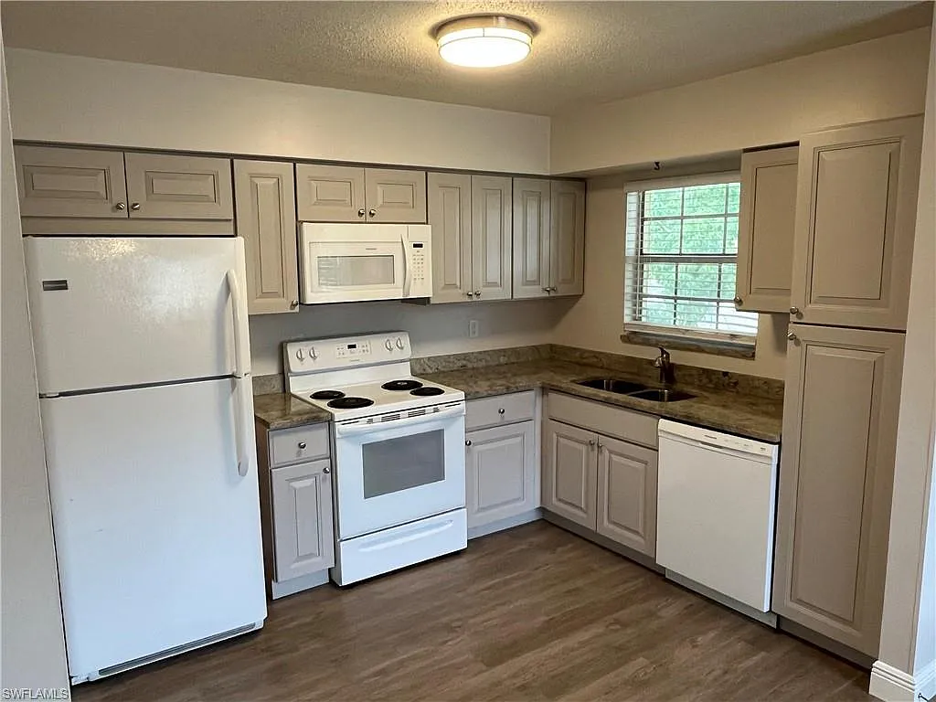1 bed, 1.0 bath, 594 sqft, $1,450 — Photo 3