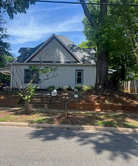 912 W End Ave — Photo 1