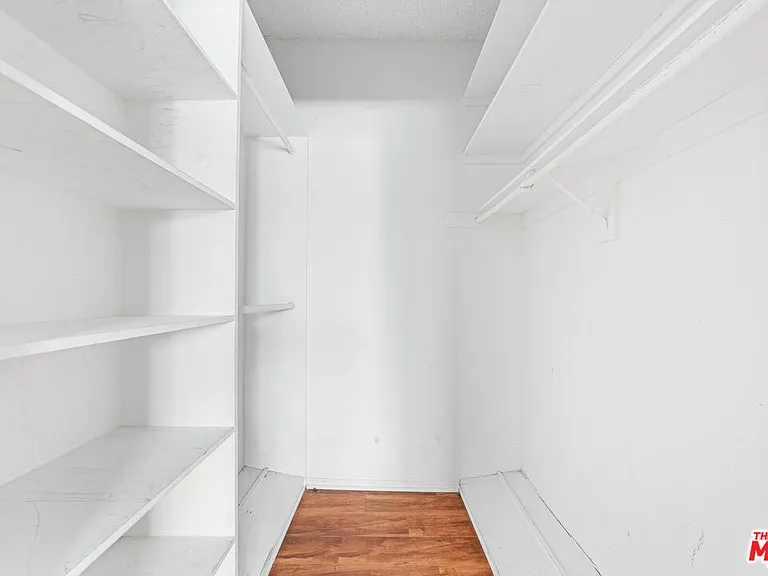 14937 Dickens St #109 — Photo 15