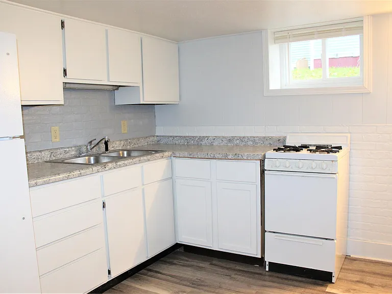 21 Inkster Ave #C — Photo 3