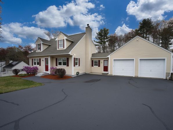 11 Loretta Avenue, Pelham, NH 01876