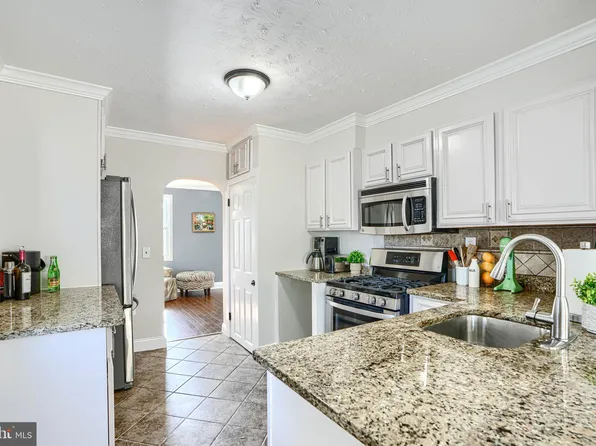 25 Crafton Rd, Essex, MD 21221
