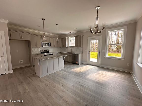 4th image of 39 N Rowsham Place
