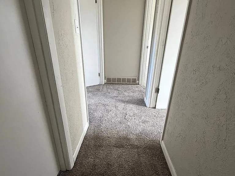 1615 Lenmar Dr — Photo 5
