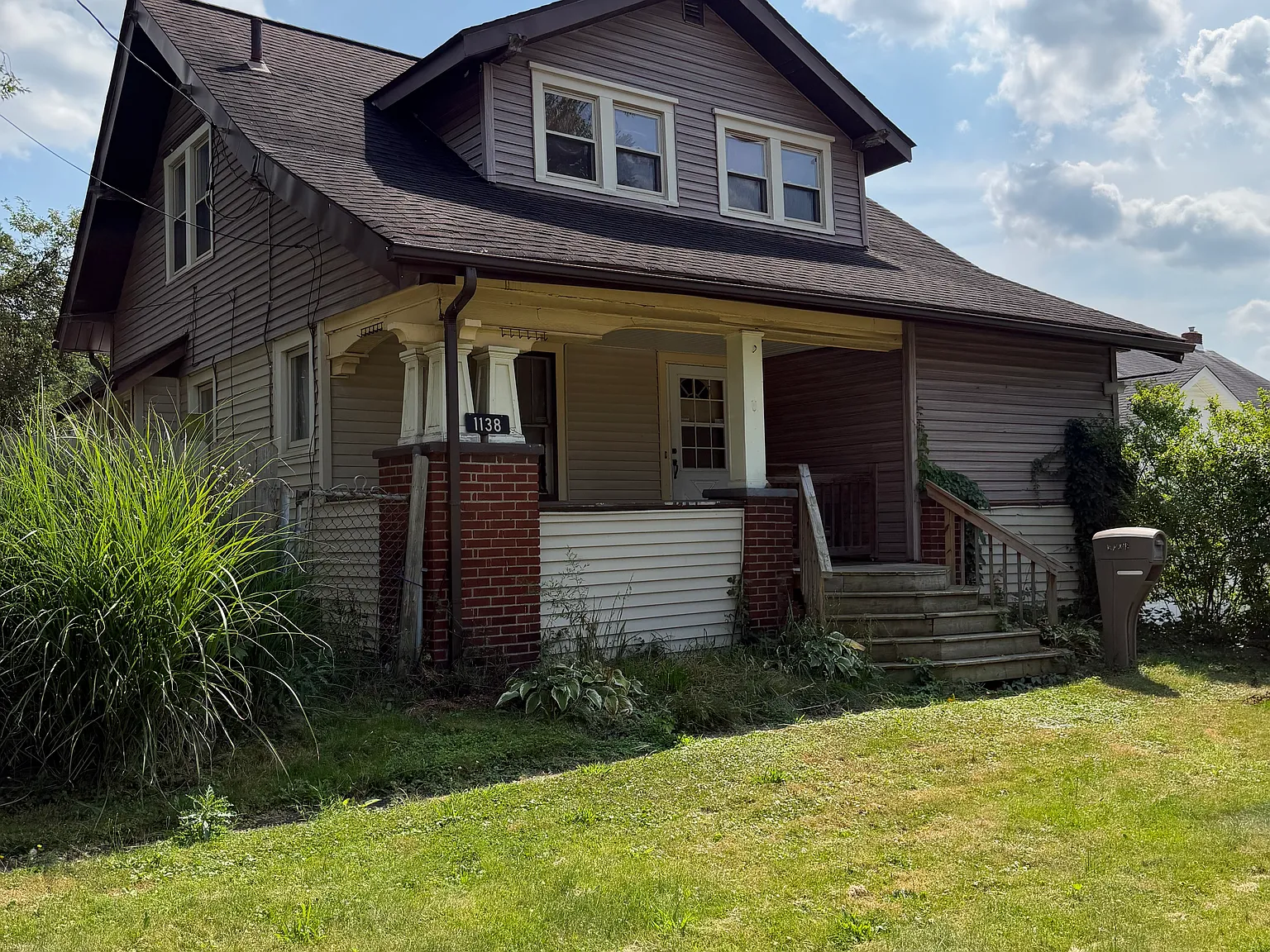 3 bed, 1164 sqft, $1,149 — Photo 1