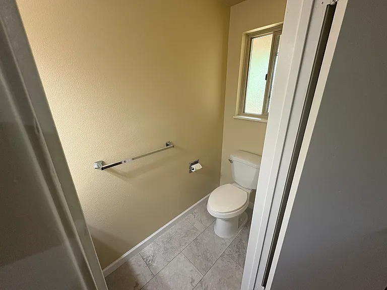 12650 SW 127th Ave — Photo 11