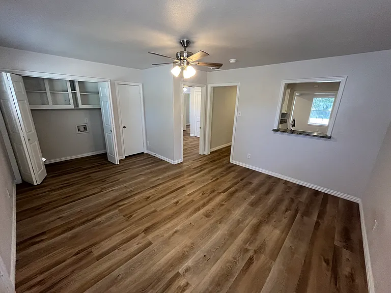 10638 Newcombe Dr — Photo 4