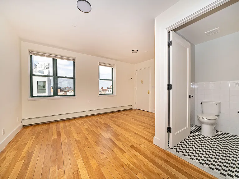 476 Pulaski St #2A — Photo 4