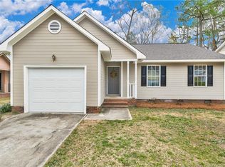 3024 Copenhagen Dr, Fayetteville, NC 28301