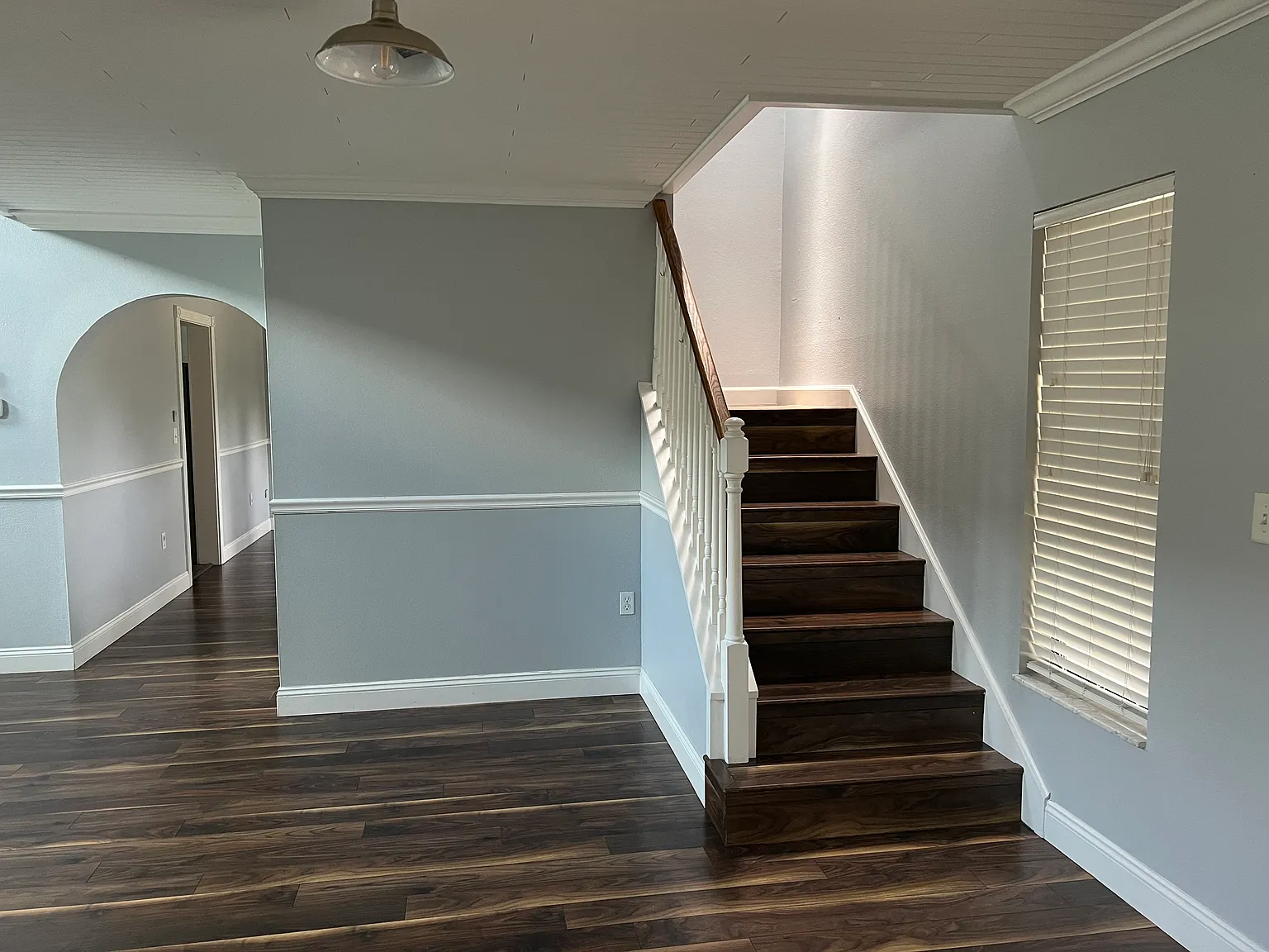 Gorgeous And Unique 5/2 Pool Home On A Very Large Lot! — Photo 4