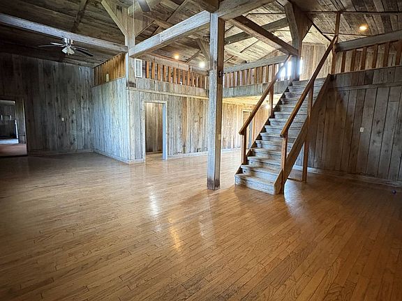 3rd image of 2373 Lincoln Park Rd