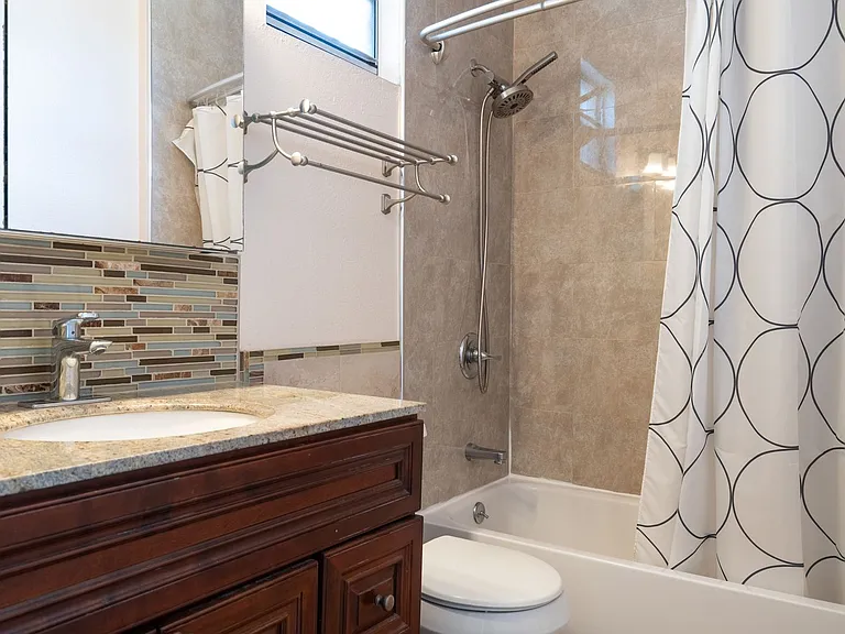 2683 Grande Vista Avenue — Photo 12