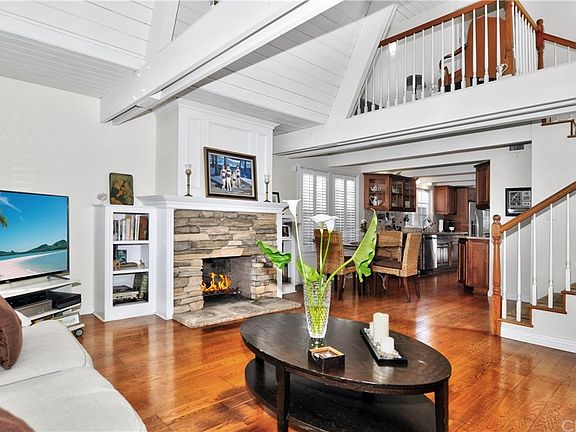 5th image of 308 Colton St