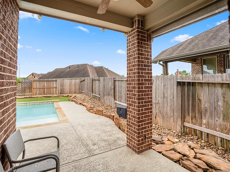 22310 Taren Ct — Photo 32