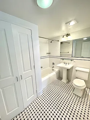 Rented by Addison Property Group | media 17