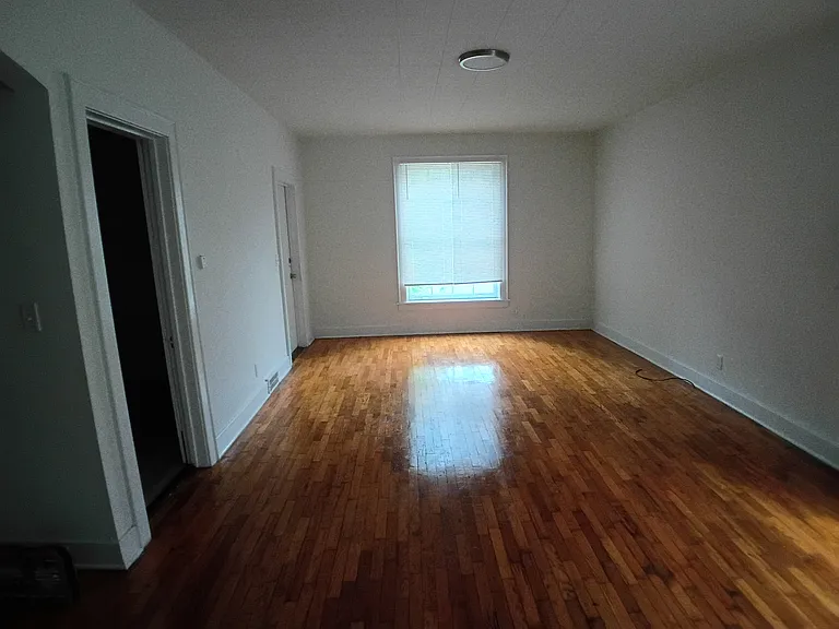 316 W Saginaw St — Photo 24