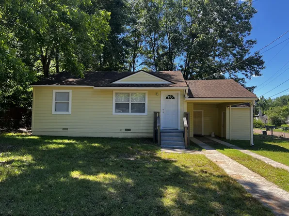 106 Parkland St, Pittsburg, TX 75686