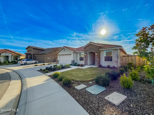 3317 Whispering Brook Ln, Shafter, CA 93263