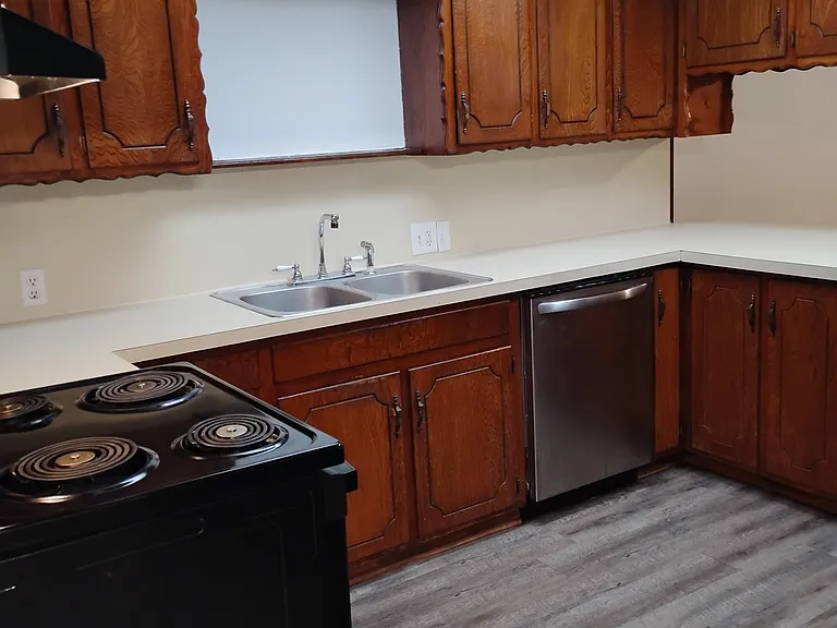 312 E Cedar Ln — Photo 26