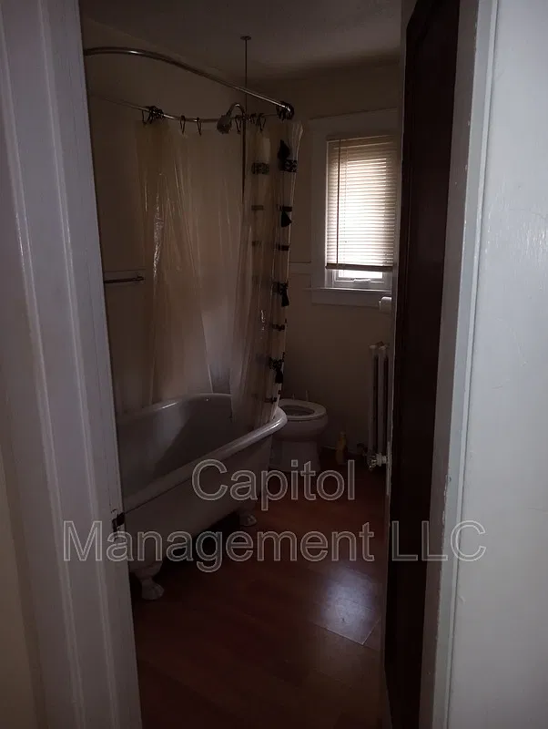 307 N Walnut St — Photo 3