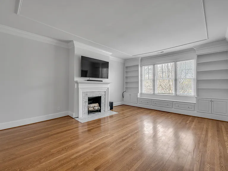 1211 Richmond Rd — Photo 39
