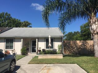 492 Aquatic Dr, Atlantic Beach, FL 32233