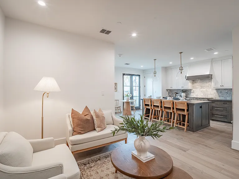 4525 Emerson Ave #3L — Photo 15