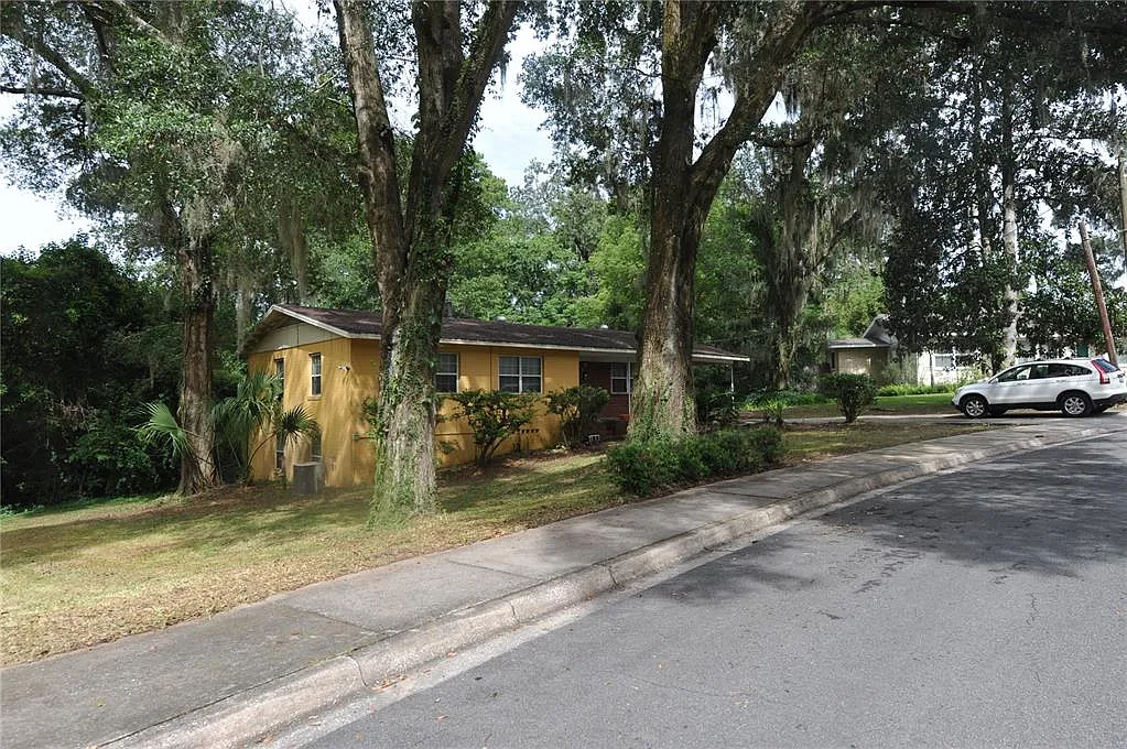 4 bed, 3.0 bath, 1853 sqft, $2,200 — Photo 3