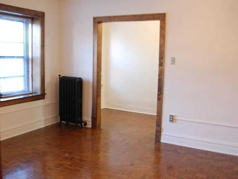 553 West Oakdale Avenue — Photo 5